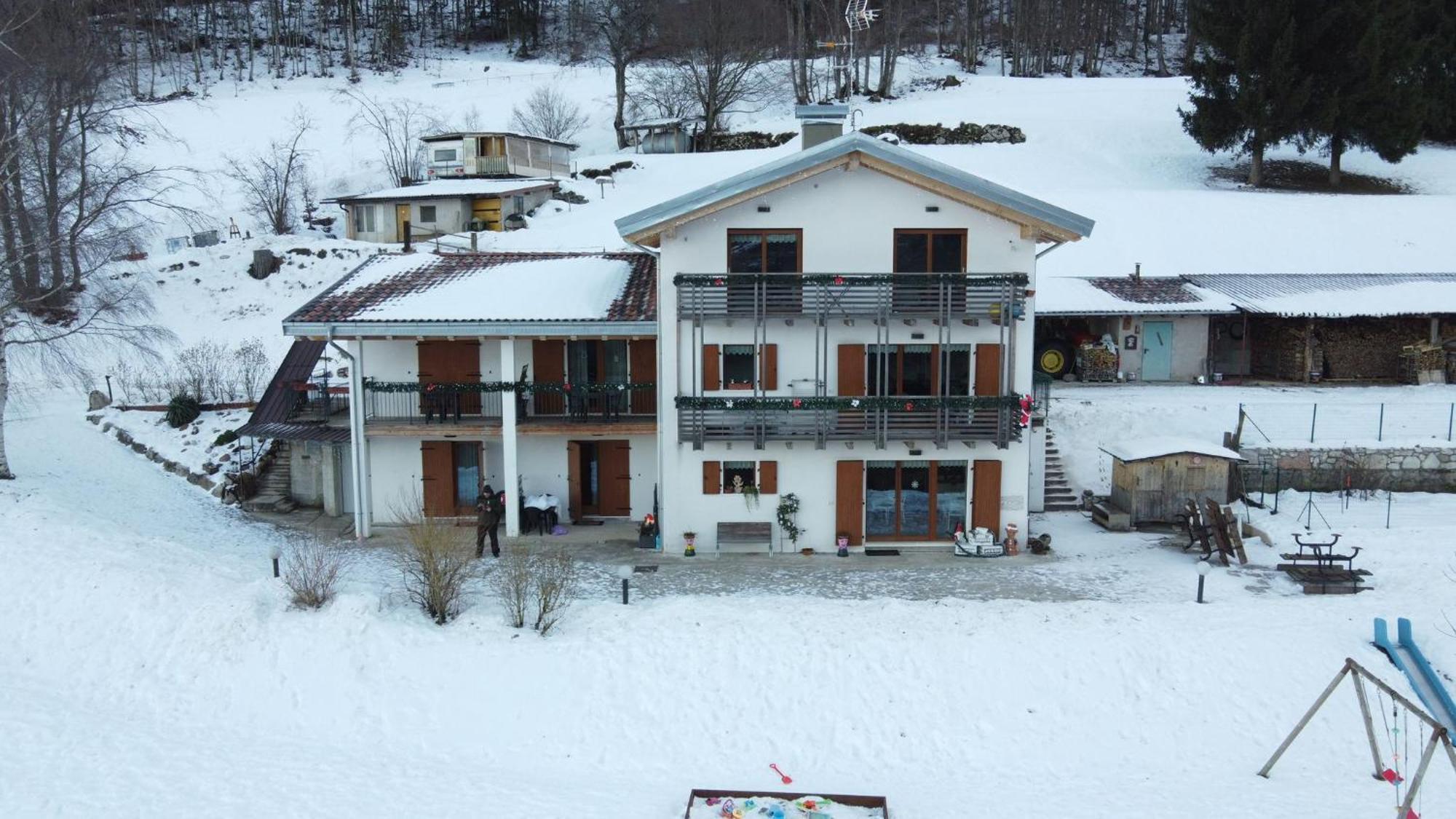 Garni Fobbie Hotel Brentonico Exterior photo